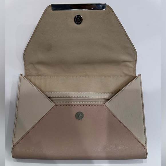 ✨ ✨ Express Metallic Pink and Cream Clutch✨✨ - Picture 5 of 12